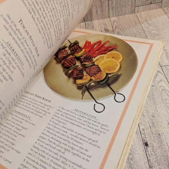 's Classic Barbecue and Grill Cookbook - White Cover - Picture 5 of 10